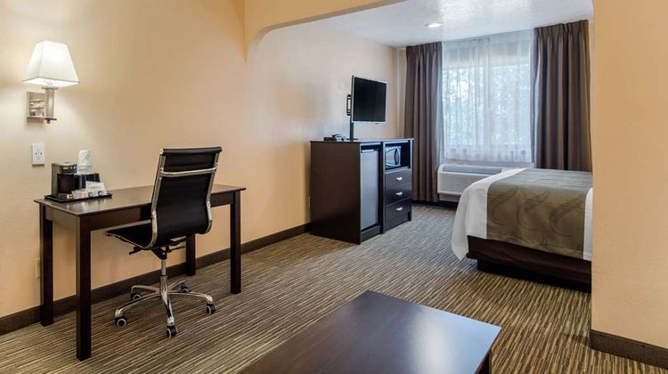 Quality Inn & Suites Suite