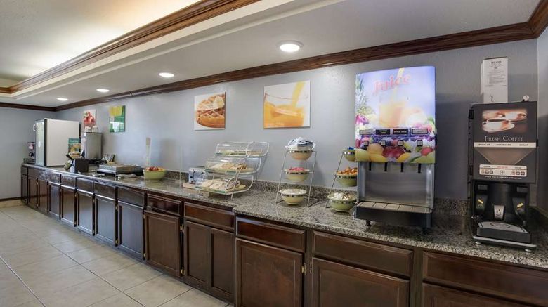 <b>Quality Inn & Suites Clayton Restaurant</b>. Images powered by <a href="https://iceportal.shijigroup.com/" title="IcePortal" target="_blank">IcePortal</a>.