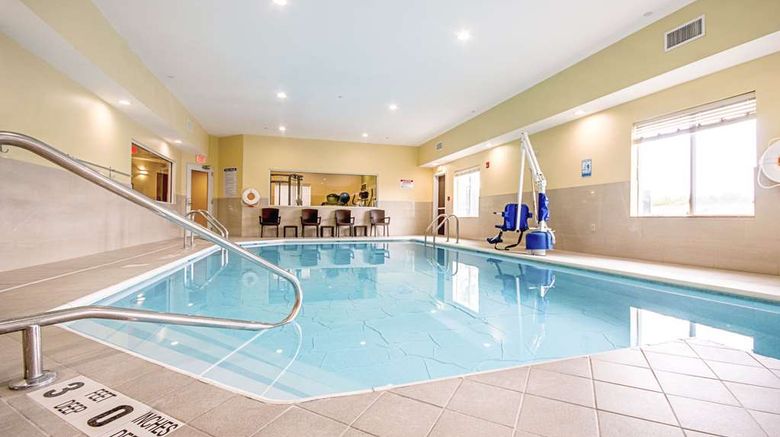 <b>Quality Inn & Suites Glenmont - Albany S Pool</b>. Images powered by <a href="https://iceportal.shijigroup.com/" title="IcePortal" target="_blank">IcePortal</a>.