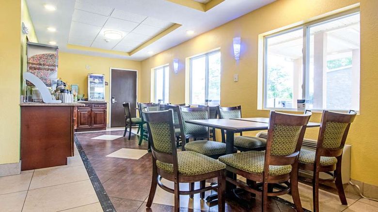 <b>Quality Inn & Suites Glenmont - Albany S Restaurant</b>. Images powered by <a href="https://iceportal.shijigroup.com/" title="IcePortal" target="_blank">IcePortal</a>.