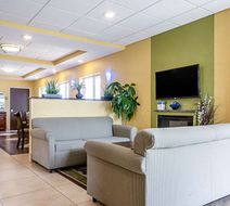 Quality Inn & Suites Glenmont - Albany S Lobby