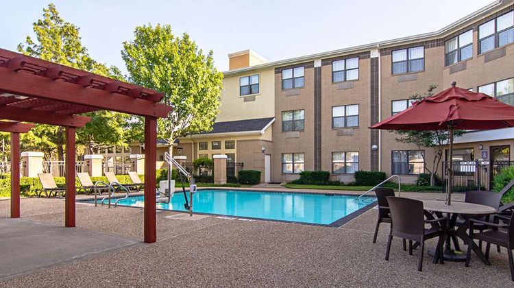 Comfort Suites Dallas Pool