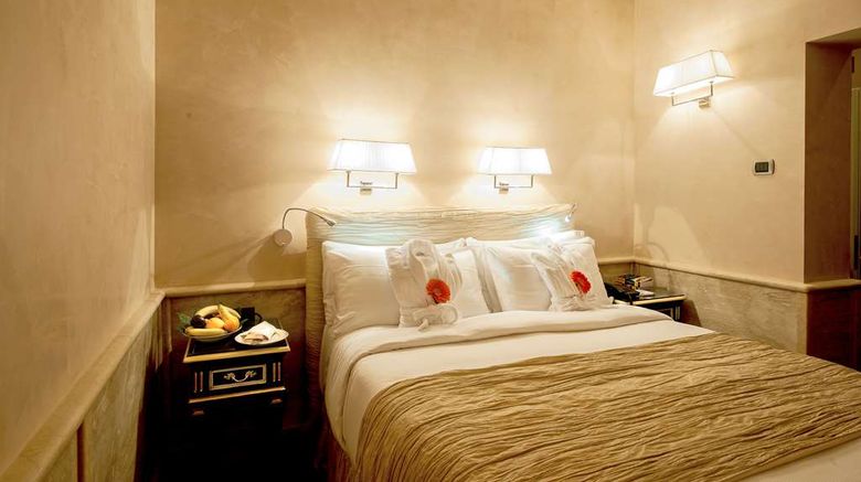 <b>Hotel Barocco Room</b>. Images powered by <a href="https://iceportal.shijigroup.com/" title="IcePortal" target="_blank">IcePortal</a>.