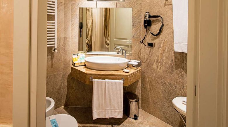 <b>Hotel Barocco Room</b>. Images powered by <a href="https://iceportal.shijigroup.com/" title="IcePortal" target="_blank">IcePortal</a>.