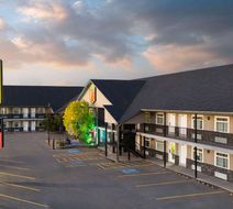 Super 8 by Wyndham Fort McMurray Exterior