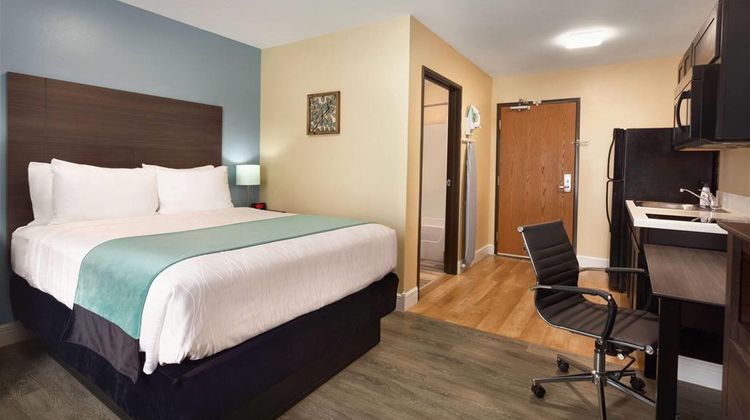 Hawthorn Suites by Wyndham St Robert Room