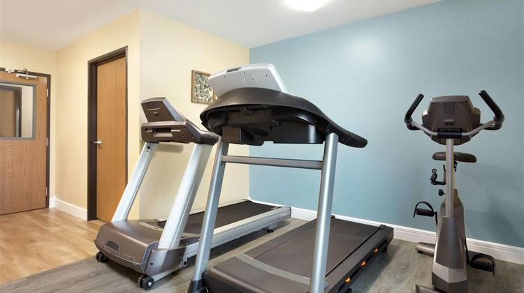 Hawthorn Suites by Wyndham St Robert Health