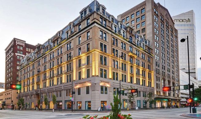The Cincinnatian Hotel, Curio Coll Exterior