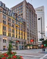 The Cincinnatian Hotel, Curio Coll