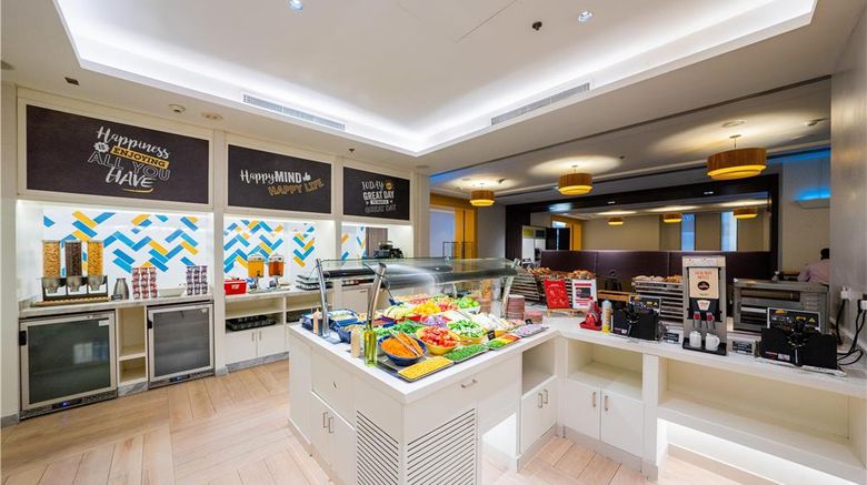 <b>Hampton by Hilton Dubai Airport Restaurant</b>. Images powered by <a href="https://iceportal.shijigroup.com/" title="IcePortal" target="_blank">IcePortal</a>.