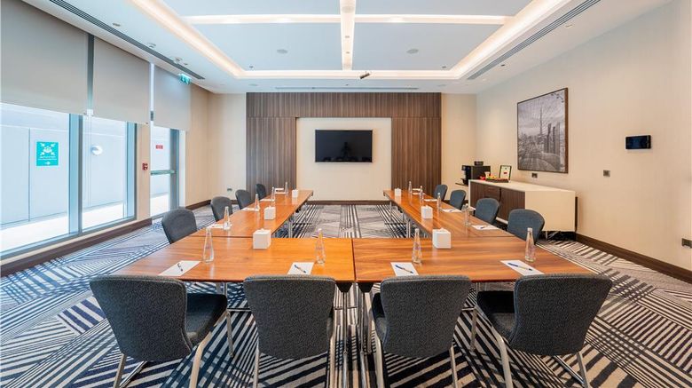<b>Hampton by Hilton Dubai Airport Meeting</b>. Images powered by <a href="https://iceportal.shijigroup.com/" title="IcePortal" target="_blank">IcePortal</a>.