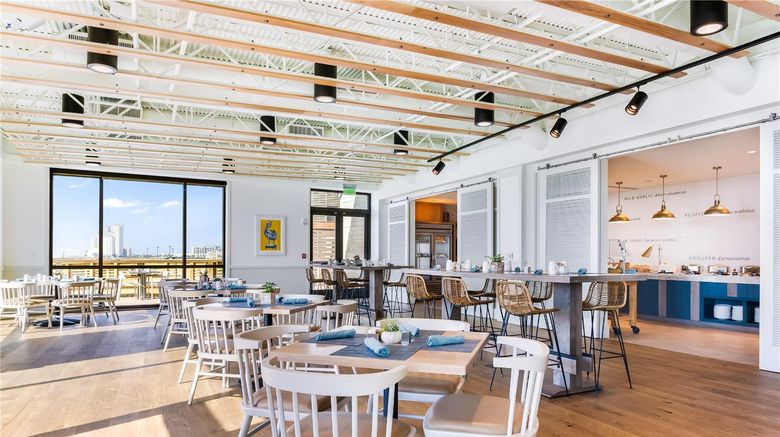<b>Lodge at Gulf State Park, Hilton Hotel Restaurant</b>. Images powered by <a href="https://iceportal.shijigroup.com/" title="IcePortal" target="_blank">IcePortal</a>.