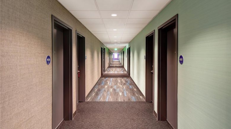 <b>Tru by Hilton Raleigh Durham Airport Lobby</b>. Images powered by <a href="https://iceportal.shijigroup.com/" title="IcePortal" target="_blank">IcePortal</a>.