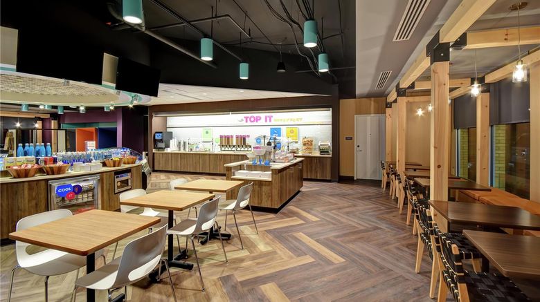 <b>Tru by Hilton Raleigh Durham Airport Restaurant</b>. Images powered by <a href="https://iceportal.shijigroup.com/" title="IcePortal" target="_blank">IcePortal</a>.
