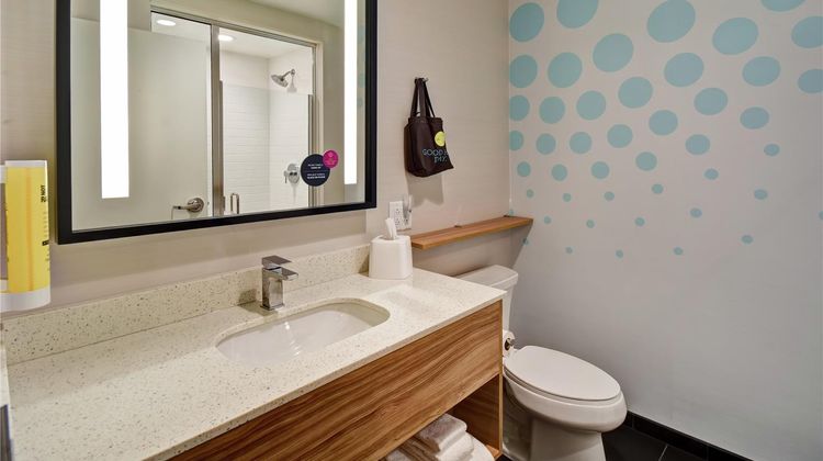 Tru by Hilton Raleigh Durham Airport Room