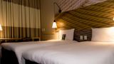 Ibis Lorena Room