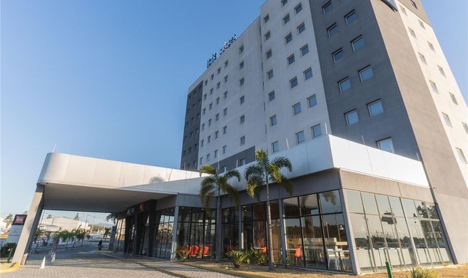 Ibis Lorena Exterior