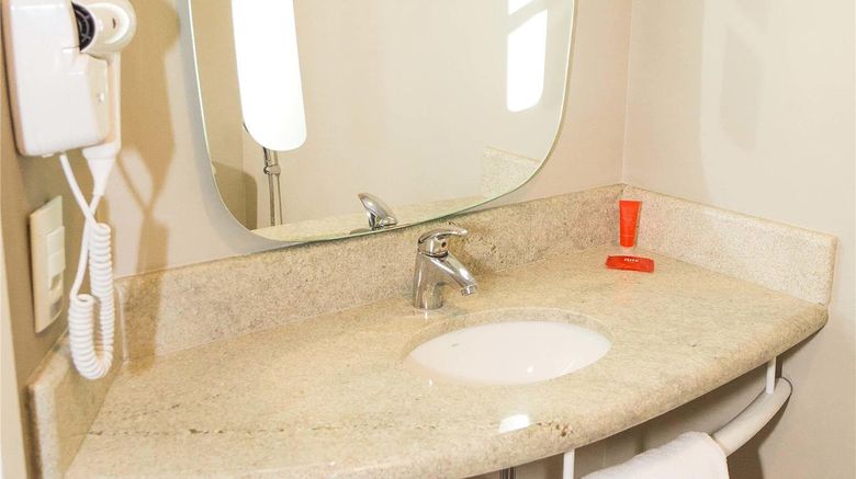 <b>Ibis Lorena Room</b>. Images powered by <a href="https://iceportal.shijigroup.com/" title="IcePortal" target="_blank">IcePortal</a>.
