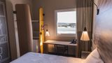 Ibis Lorena Room