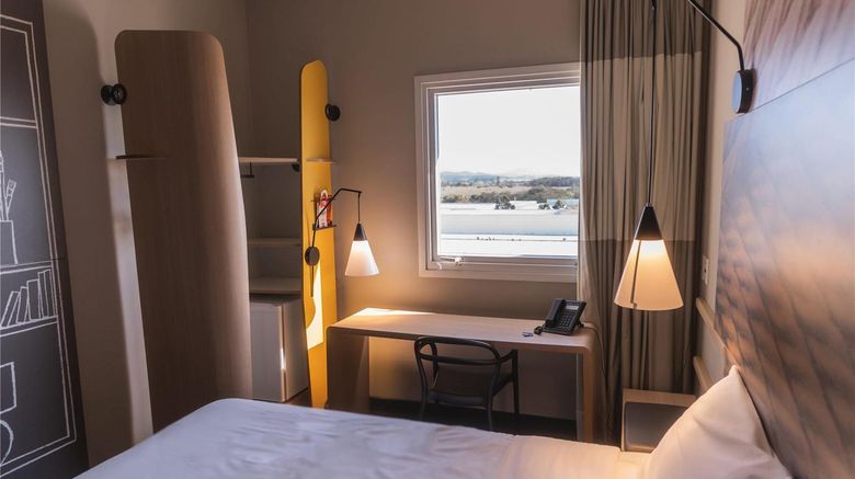 <b>Ibis Lorena Room</b>. Images powered by <a href="https://iceportal.shijigroup.com/" title="IcePortal" target="_blank">IcePortal</a>.