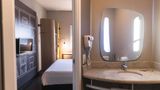 Ibis Lorena Room