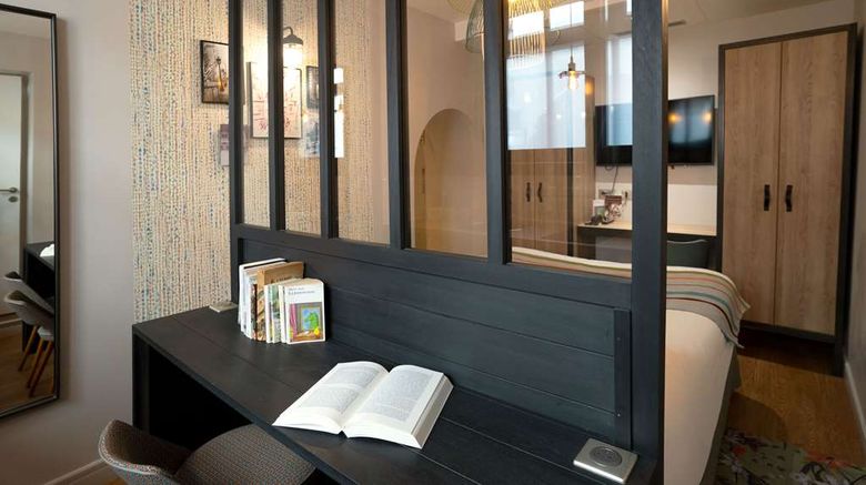 <b>Hotel Litteraire Marcel Ayme Suite</b>. Images powered by <a href="https://iceportal.shijigroup.com/" title="IcePortal" target="_blank">IcePortal</a>.