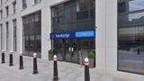 Travelodge London City Exterior