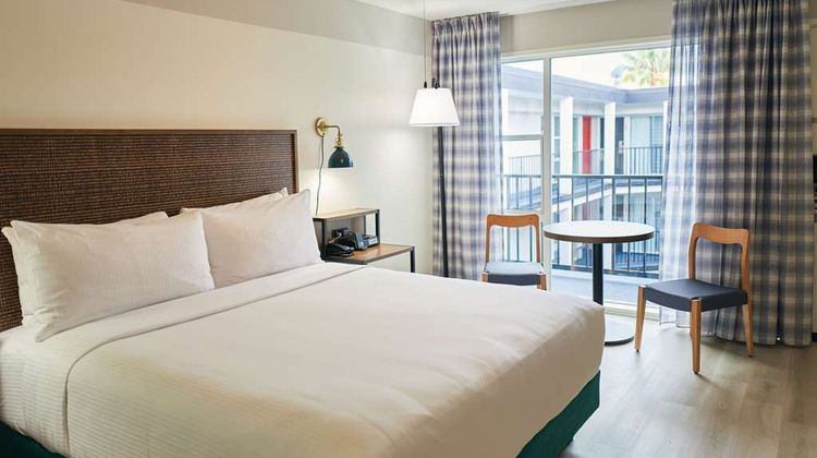 SoMa House Room