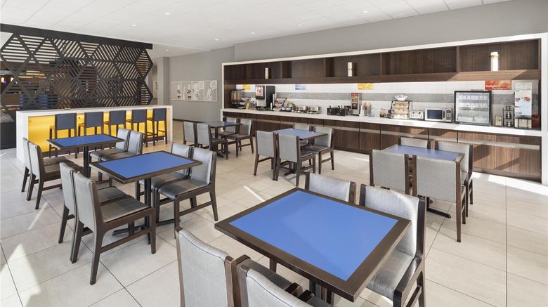 <b>GLo Best Western Nashville Airport West Restaurant</b>. Images powered by <a href="https://iceportal.shijigroup.com/" title="IcePortal" target="_blank">IcePortal</a>.