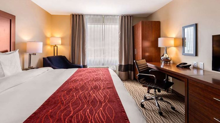 Comfort Inn and Suites Bowmanville Room