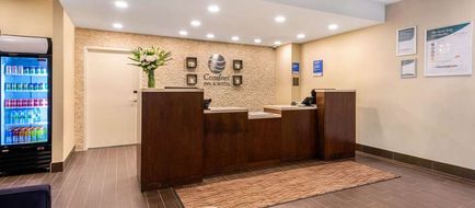 Comfort Inn and Suites Bowmanville Lobby