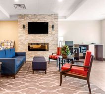 Comfort Inn and Suites Bowmanville Lobby