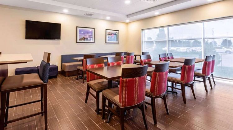 Comfort Inn and Suites Bowmanville Restaurant