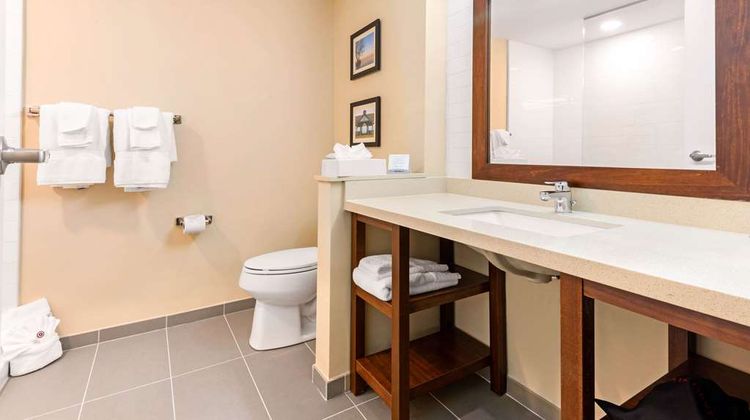 Comfort Inn and Suites Bowmanville Room