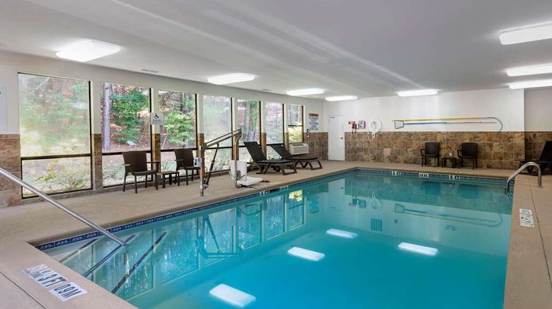 <b>Comfort Inn & Suites Canton Pool</b>. Images powered by <a href="https://iceportal.shijigroup.com/" title="IcePortal" target="_blank">IcePortal</a>.