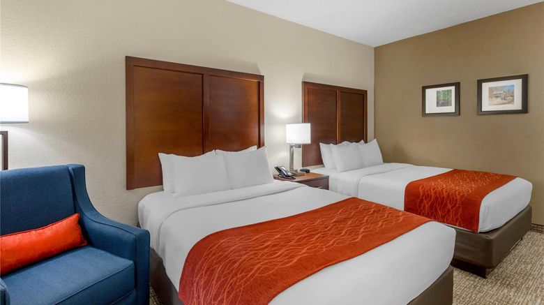 <b>Comfort Inn & Suites Canton Room</b>. Images powered by <a href="https://iceportal.shijigroup.com/" title="IcePortal" target="_blank">IcePortal</a>.