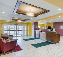 Quality Inn & Suites Carlsbad Lobby