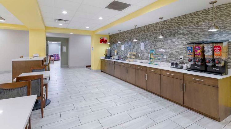 Quality Inn & Suites Carlsbad Restaurant