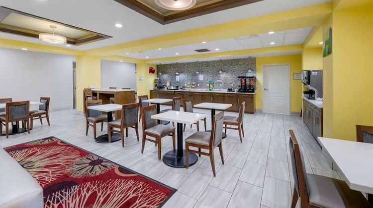 Quality Inn & Suites Carlsbad Restaurant