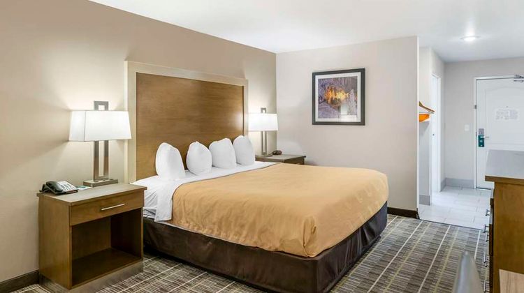 Quality Inn & Suites Carlsbad Room