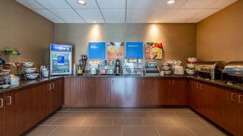 <b>Comfort Inn & Suites-Harrisburg Airport Restaurant</b>. Images powered by <a href="https://iceportal.shijigroup.com/" title="IcePortal" target="_blank">IcePortal</a>.
