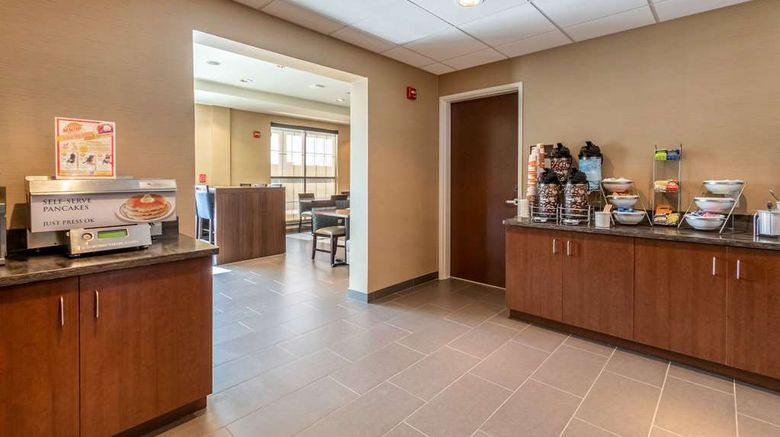 <b>Comfort Inn & Suites-Harrisburg Airport Restaurant</b>. Images powered by <a href="https://iceportal.shijigroup.com/" title="IcePortal" target="_blank">IcePortal</a>.