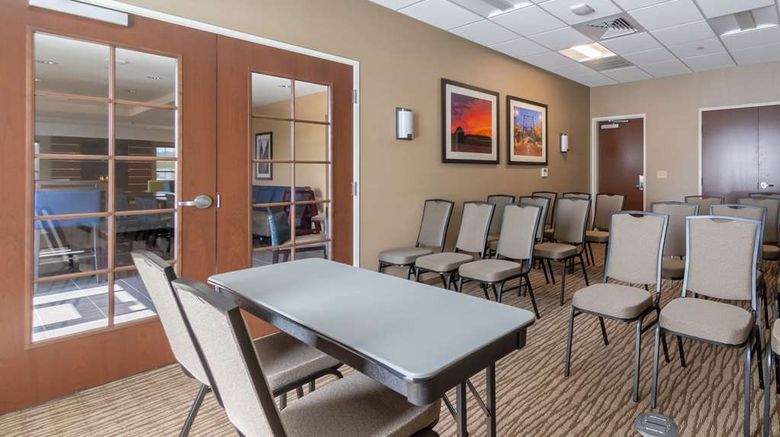 <b>Comfort Inn & Suites-Harrisburg Airport Meeting</b>. Images powered by <a href="https://iceportal.shijigroup.com/" title="IcePortal" target="_blank">IcePortal</a>.