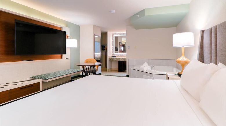<b>Quality Inn Pigeon Forge Suite</b>. Images powered by <a href="https://iceportal.shijigroup.com/" title="IcePortal" target="_blank">IcePortal</a>.