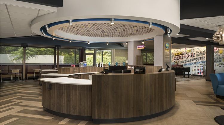 Tru by Hilton Chicopee Springfield Lobby