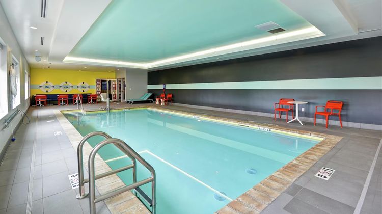 Tru by Hilton Chicopee Springfield Pool