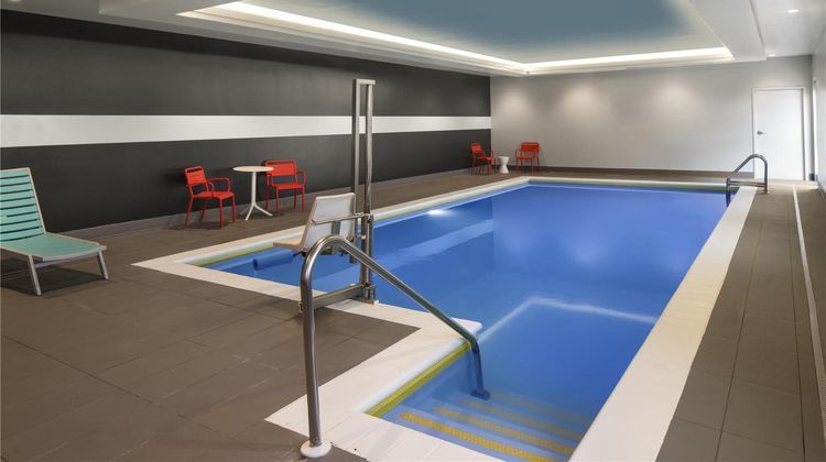 Tru by Hilton Chicopee Springfield Pool