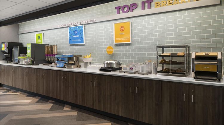 Tru by Hilton Chicopee Springfield Restaurant