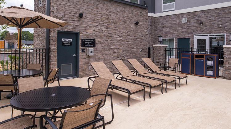 Hampton Inn Benson Pool