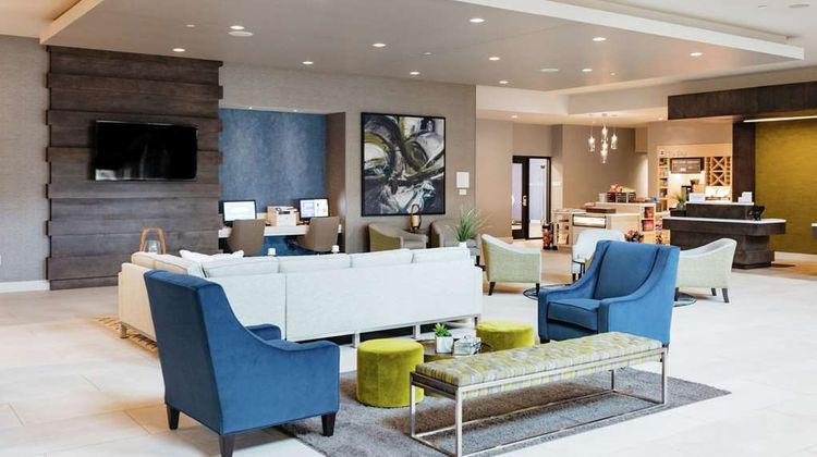 Hilton Garden Inn Madison Sun Prairie Lobby